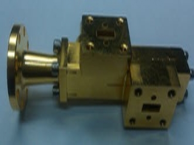W-bnad Waveguide feed